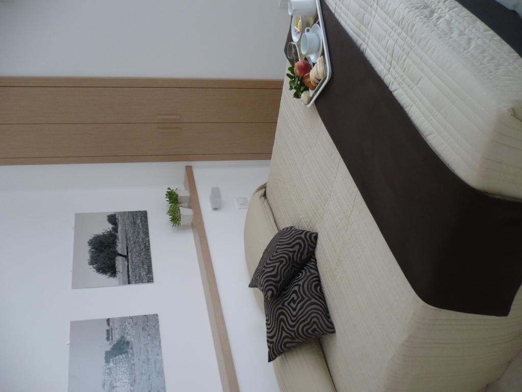 Bed and Breakfast Le Stanze Del Sole Ragusa Habitación foto